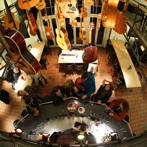 1502_Gitarrenparadies_HP.jpg